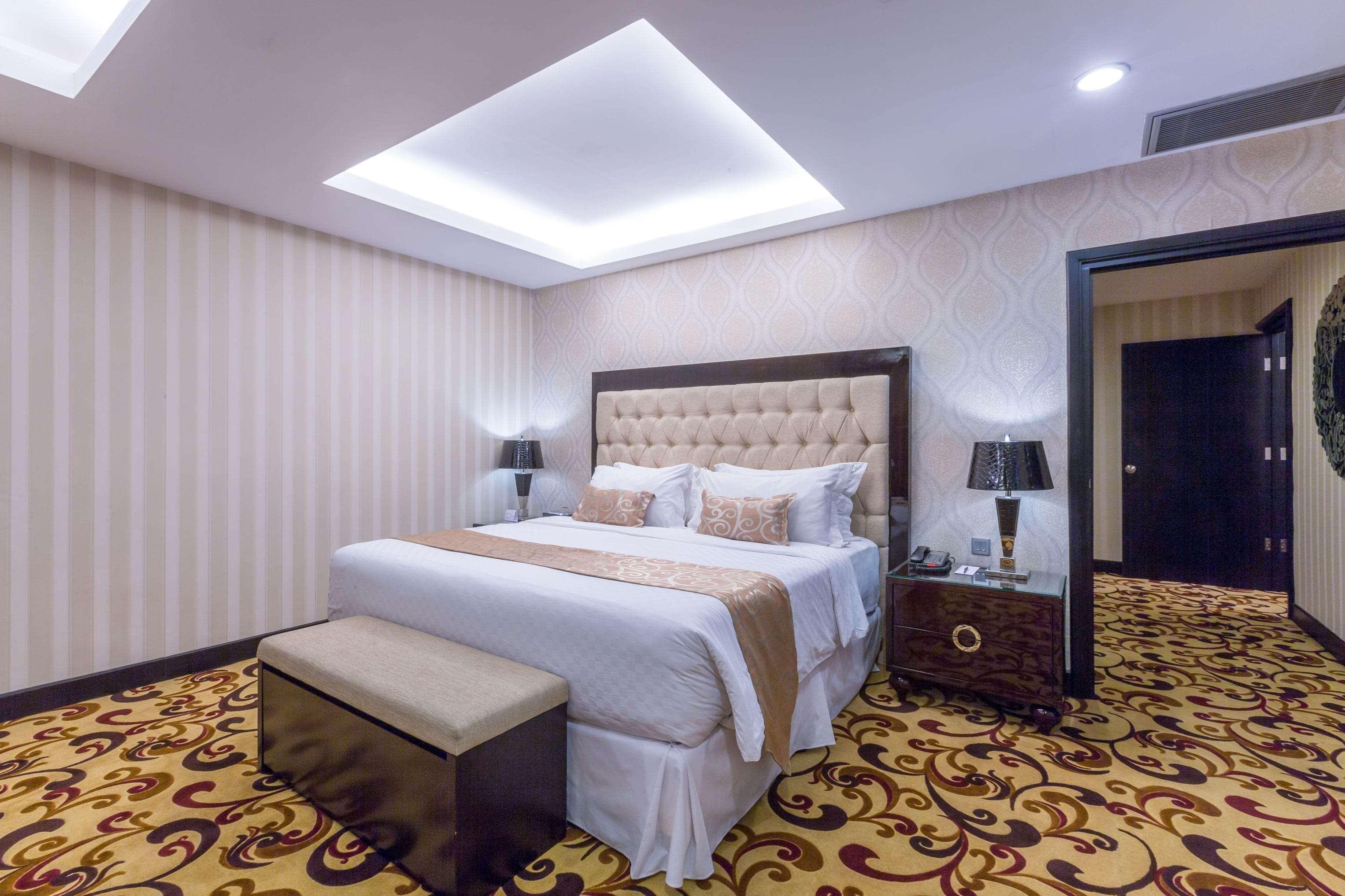 Wyndham Surabaya Hotel Exterior foto