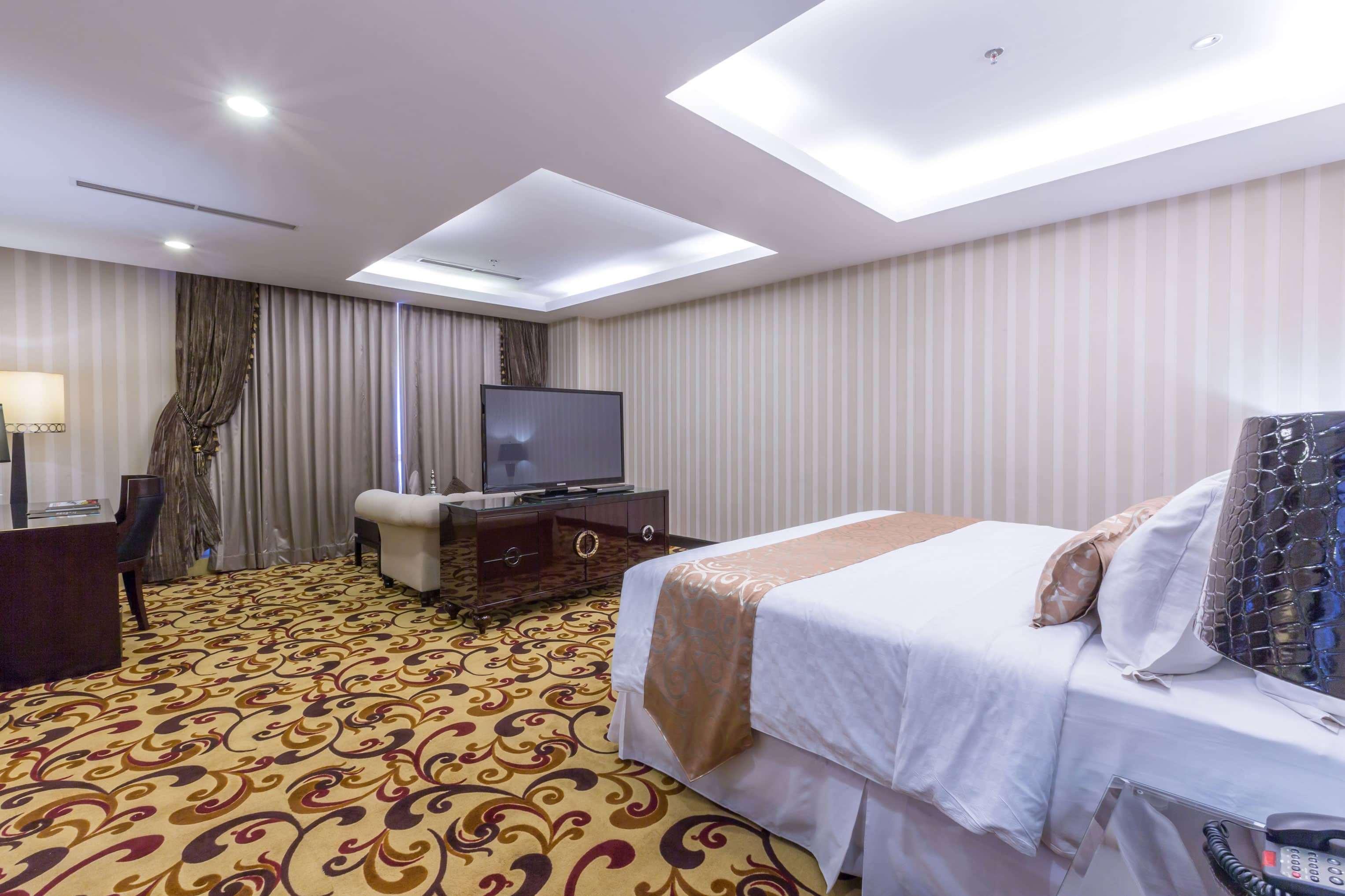 Wyndham Surabaya Hotel Exterior foto