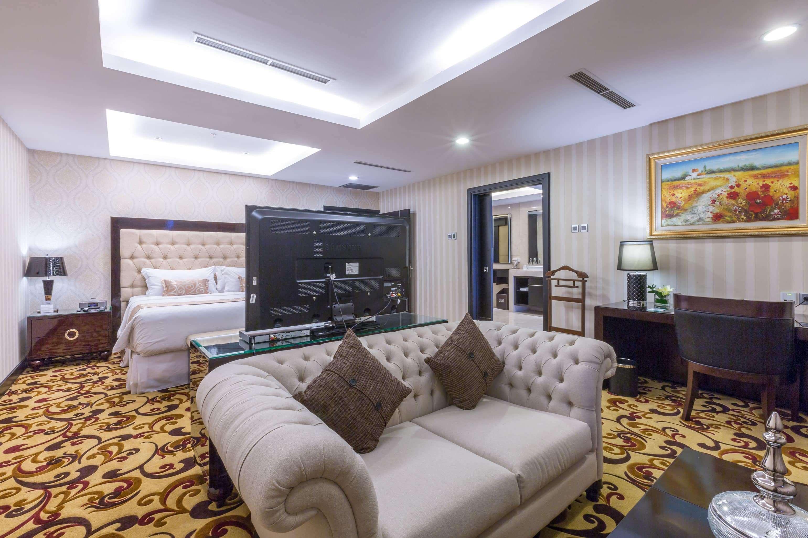 Wyndham Surabaya Hotel Exterior foto