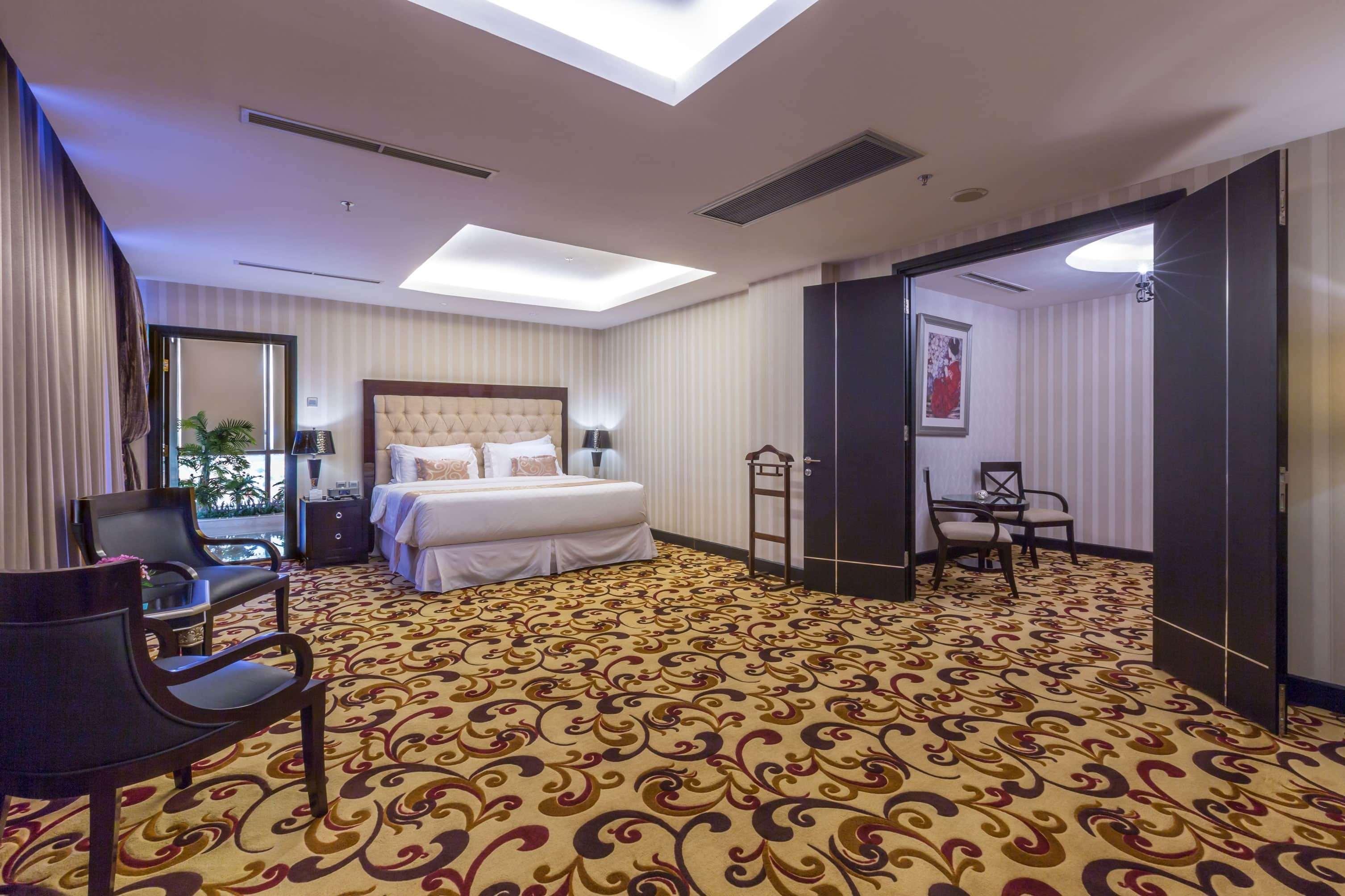 Wyndham Surabaya Hotel Exterior foto
