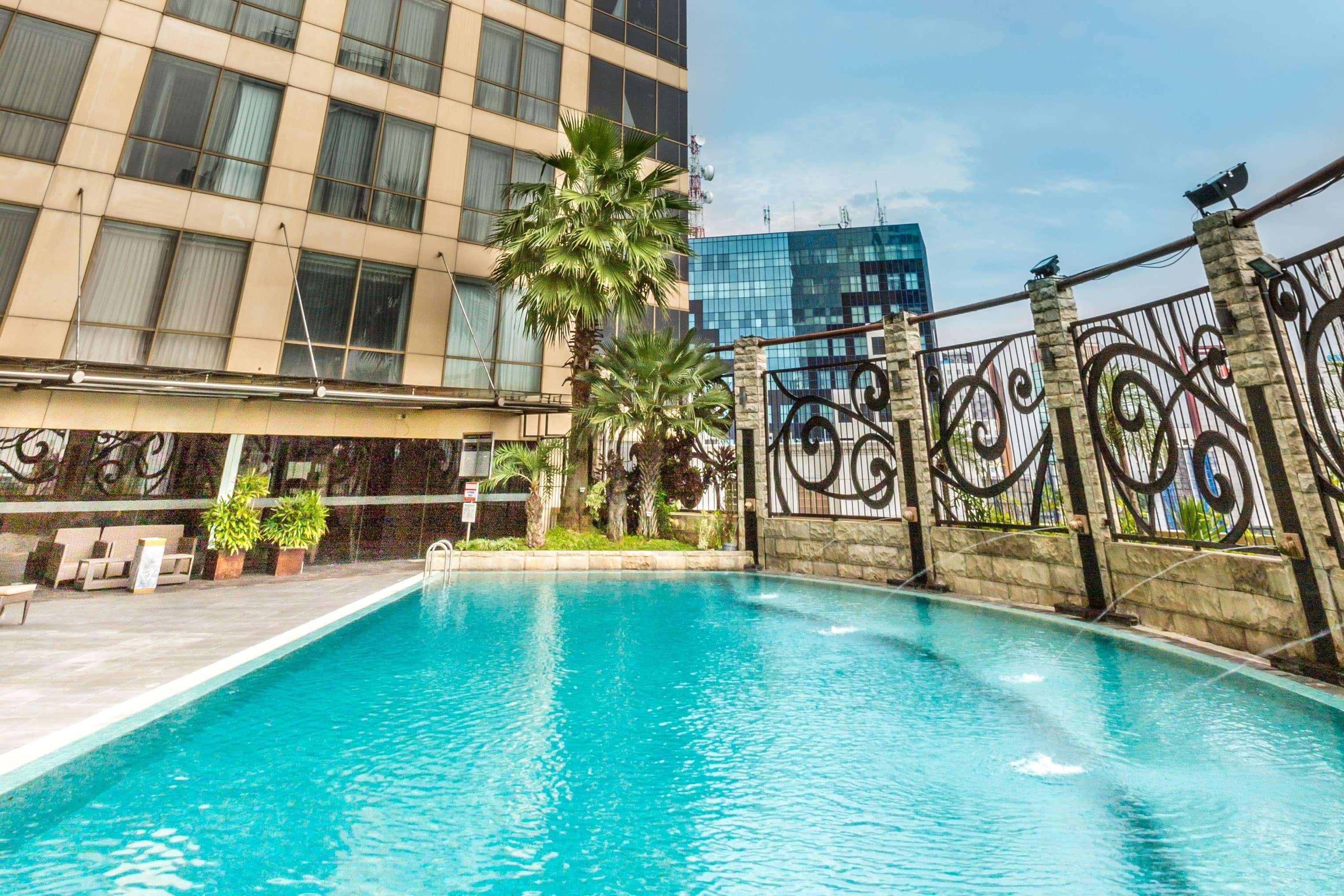 Wyndham Surabaya Hotel Exterior foto