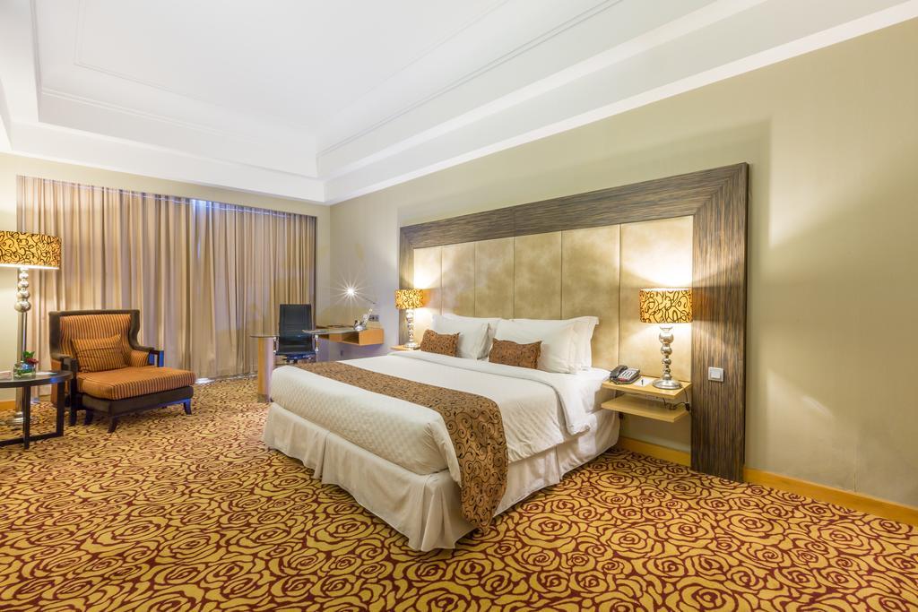 Wyndham Surabaya Hotel Exterior foto