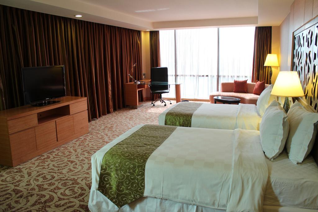 Wyndham Surabaya Hotel Exterior foto